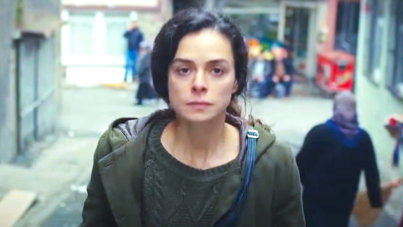 Il rapimento di Arif, Sarp svela il segreto Şirin, La forza di una donna - riassunto puntata 42